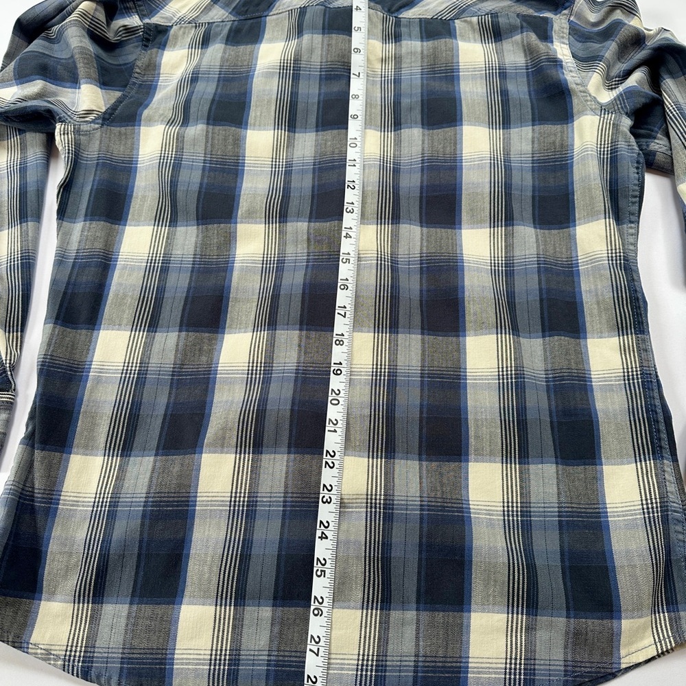 Men’s Wrangler Long Sleeved Shirt
Size Large - Picture 8 of 8